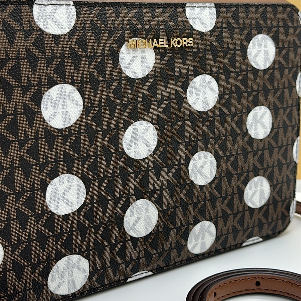 MICHAEL KORS
Jet Set Large East West Zip Printed Logo Crossbody Bag
Luggage - Picture 4 of 12